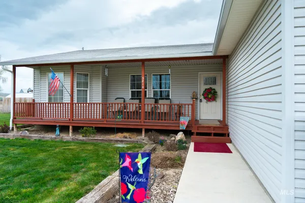 $390,000 | 3814 Louise Street, Vale, OR 97918