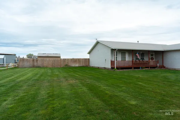 $390,000 | 3814 Louise Street, Vale, OR 97918