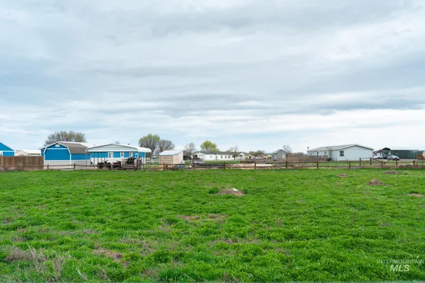 $390,000 | 3814 Louise Street, Vale, OR 97918