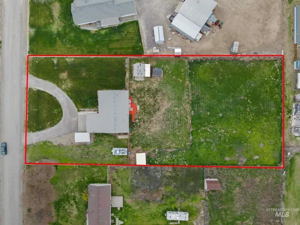 $390,000 | 3814 Louise Street, Vale, OR 97918