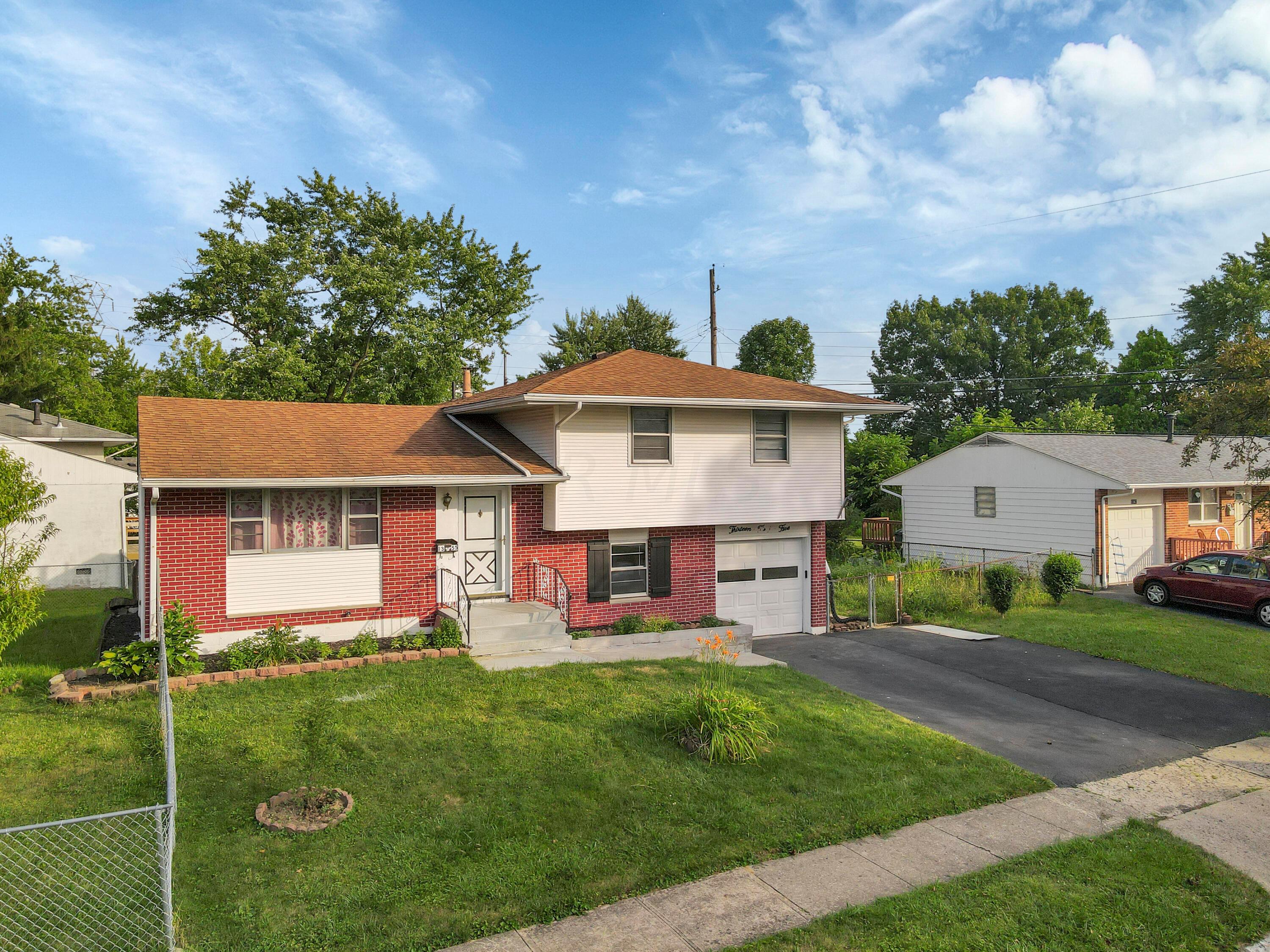 1355 Thurell Road Columbus, OH 43229 - Photo 4 of 59 DJI_0666