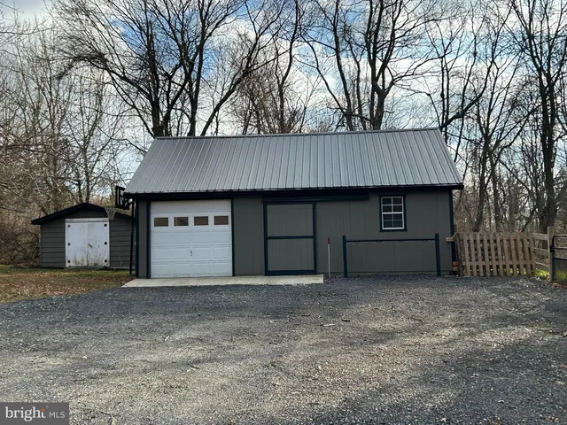 $2,300 | 136 Cedar Knoll Road, Coatesville, PA 19320