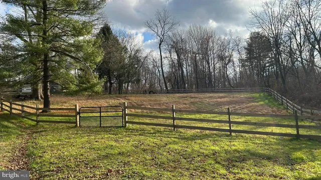 $2,300 | 136 Cedar Knoll Road, Coatesville, PA 19320