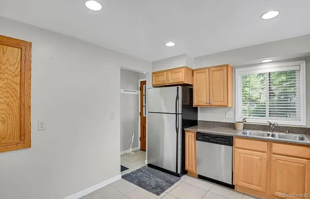 $2,600 | 1720 South Madison Street, Denver, CO 80210