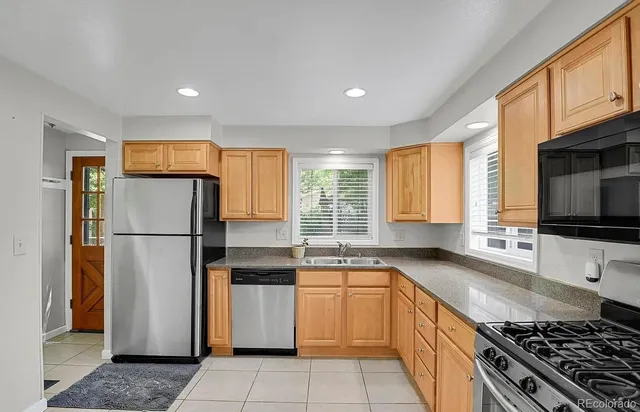 $2,600 | 1720 South Madison Street, Denver, CO 80210