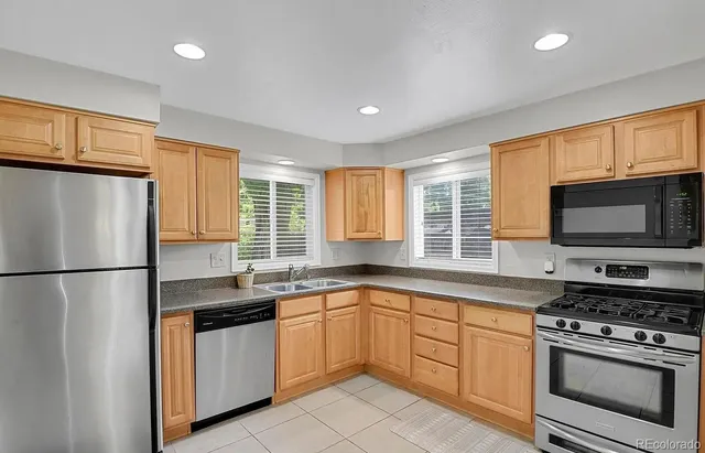 $2,600 | 1720 South Madison Street, Denver, CO 80210