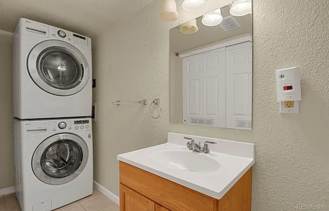 $2,600 | 1720 South Madison Street, Denver, CO 80210