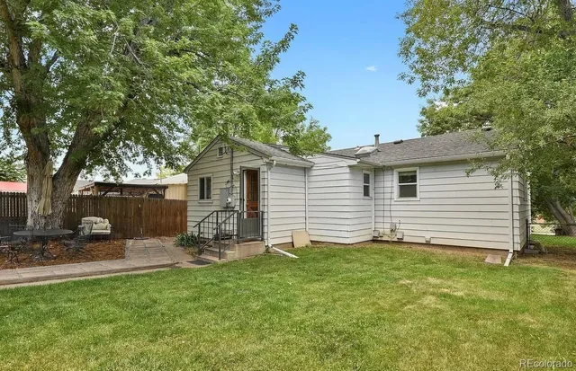 $2,600 | 1720 South Madison Street, Denver, CO 80210