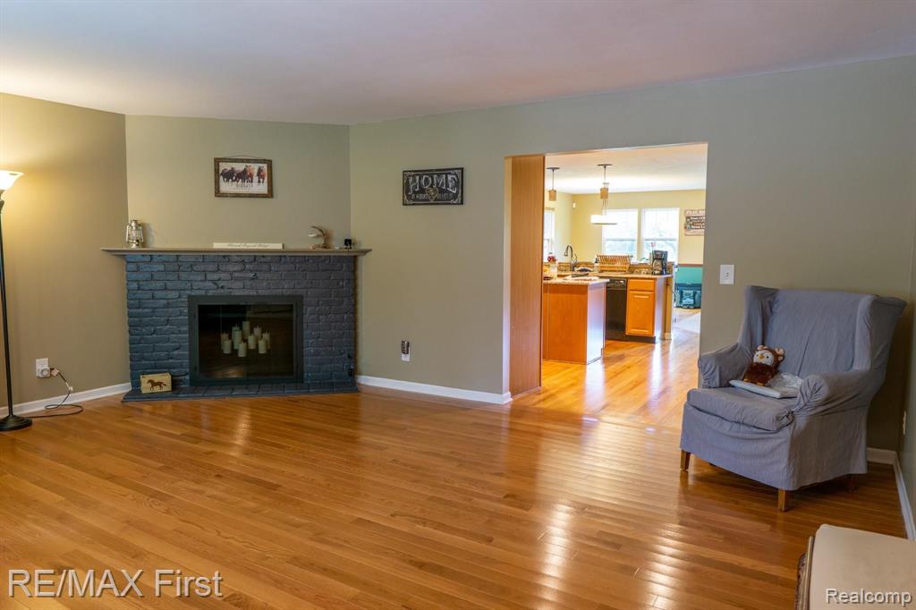930 Grace Avenue Rochester Hills, MI 48307 - Photo 11 of 35