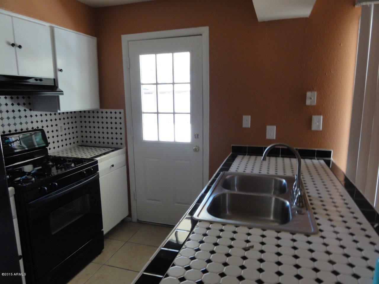 4819 West Granada Road Phoenix, AZ 85035 - Photo 5 of 31 Granada 005