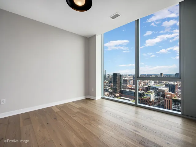 $11,000 | 1114 West Carroll Avenue, Unit PH3204, Chicago, IL 60607