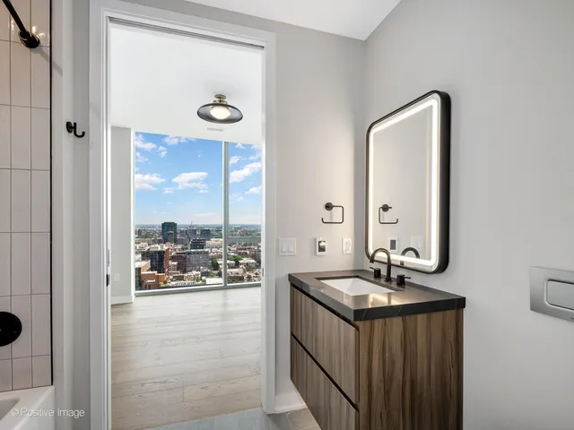 $11,000 | 1114 West Carroll Avenue, Unit PH3204, Chicago, IL 60607