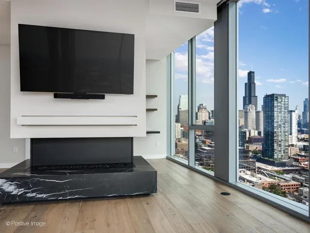 $11,000 | 1114 West Carroll Avenue, Unit PH3204, Chicago, IL 60607