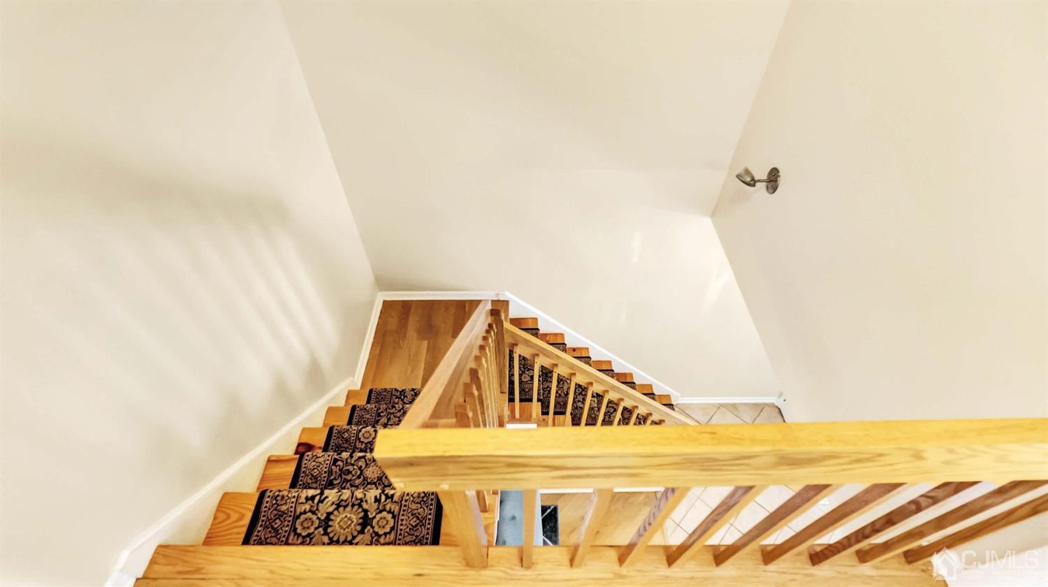 3404 Springbrook Drive Edison, NJ 08820 - Photo 17 of 32 a view of a staircase