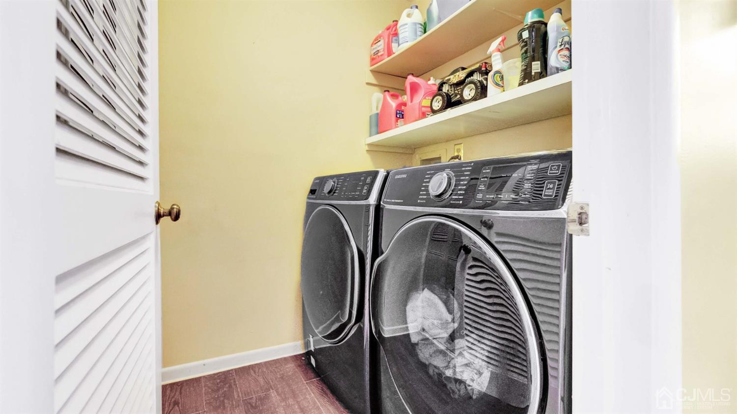 3404 Springbrook Drive Edison, NJ 08820 - Photo 27 of 32 a utility room with dryer and washer