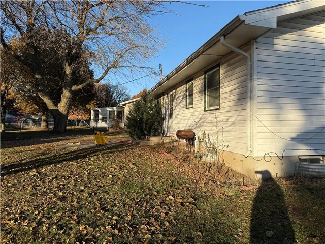 $150,000 | 411 Navajo Avenue, Hiawatha, KS 66434