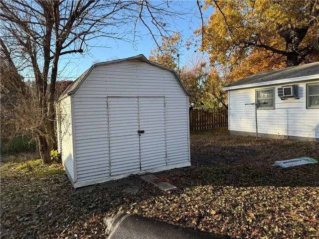 $150,000 | 411 Navajo Avenue, Hiawatha, KS 66434