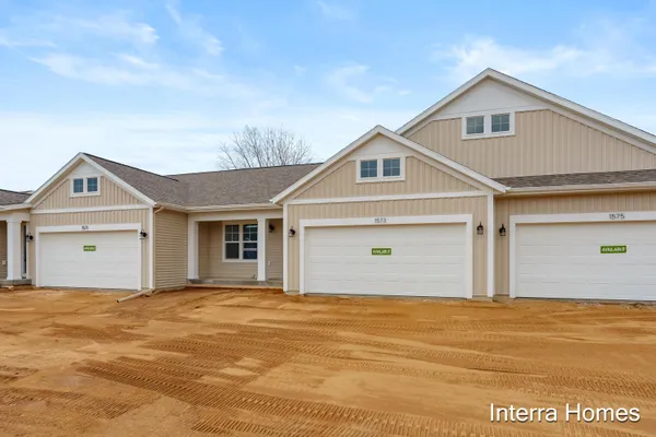 $344,900 | 1573 North Village Circle, Kalamazoo, MI 49009