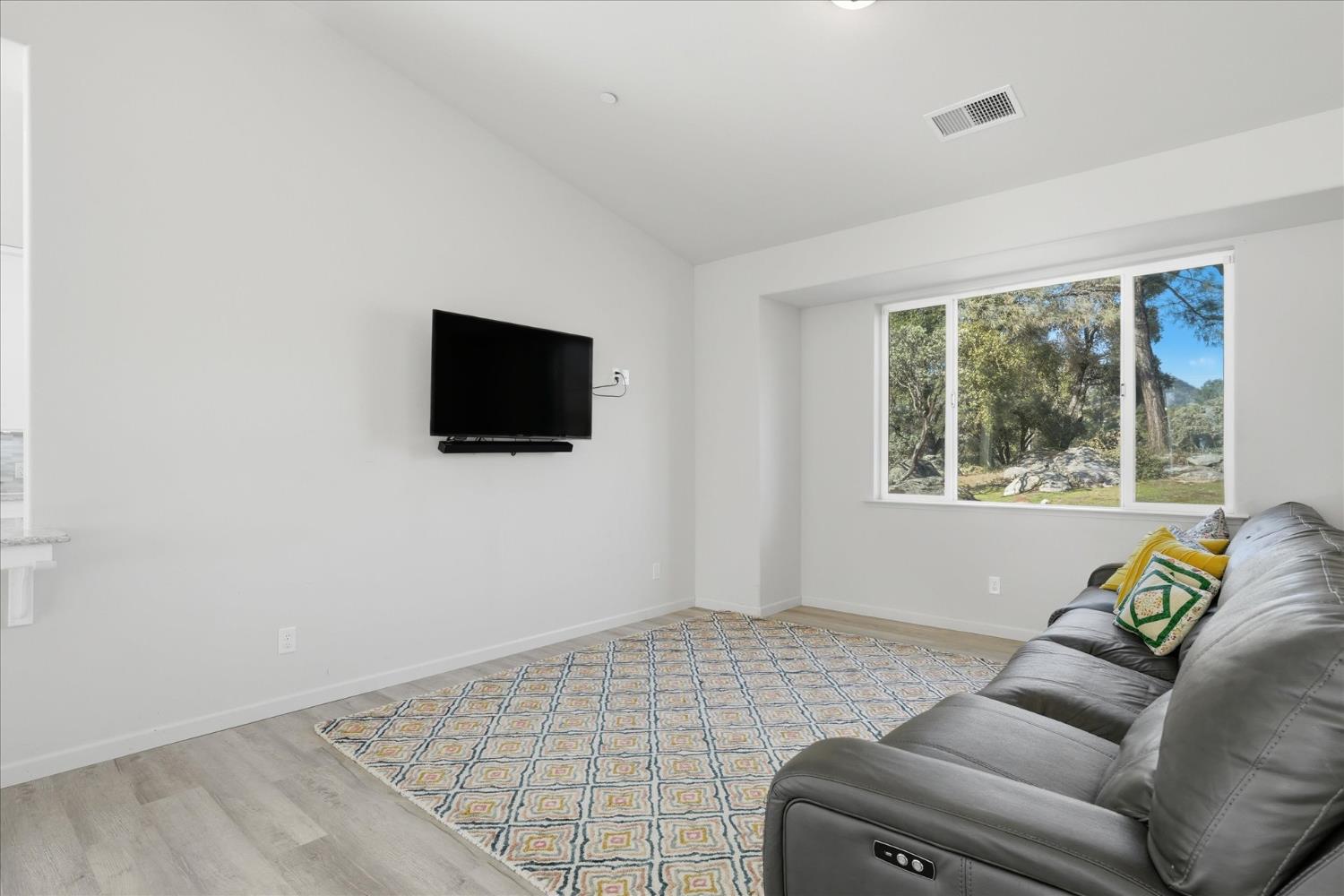 4001 Pacific Bars Road Mariposa, CA 95338 - Photo 10 of 43 Gallery Image 10