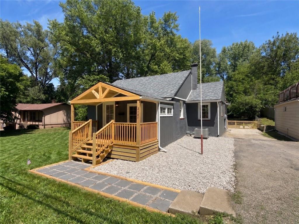 2701 Karnes Road St. Joseph, MO 64505 - Photo 3 of 47