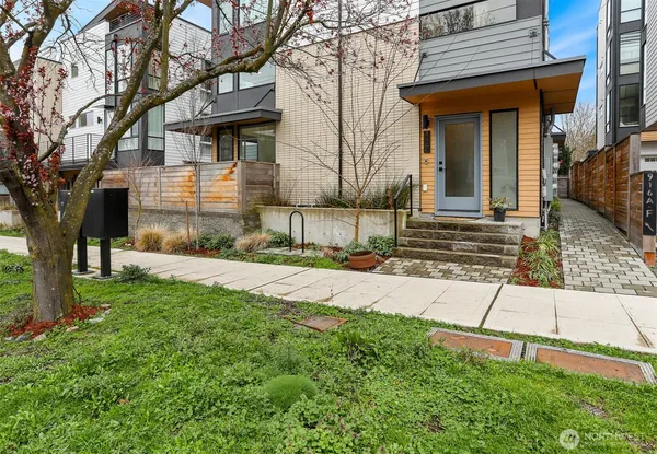 $748,000 | 916 Northwest 56th Street, Unit G, Seattle, WA 98107