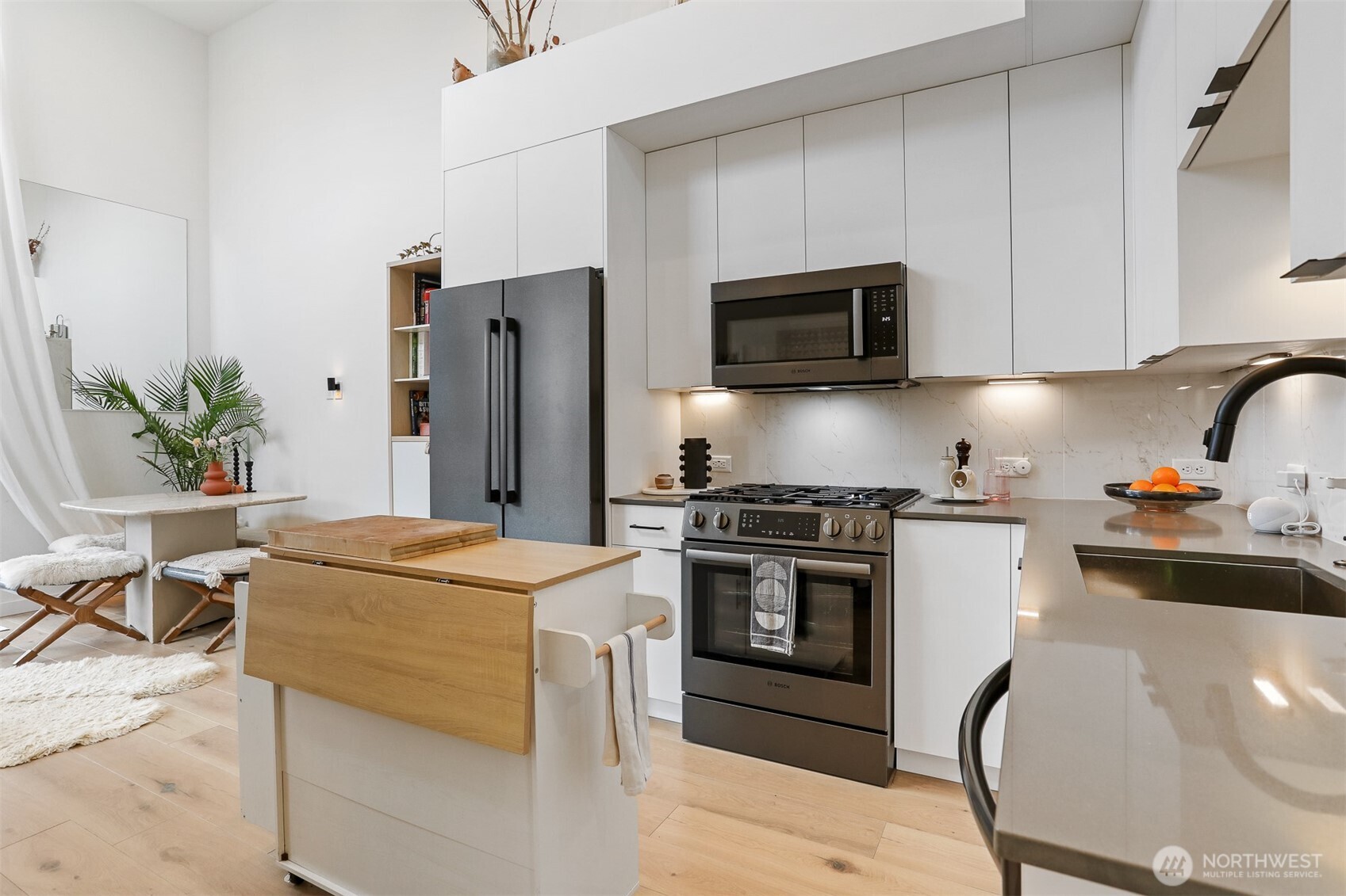 916 Northwest 56th Street, Unit G Seattle, WA 98107 - Photo 7 of 40