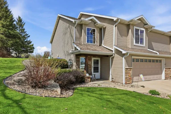$300,000 | 922 Denise Court, Kaukauna, WI 54130