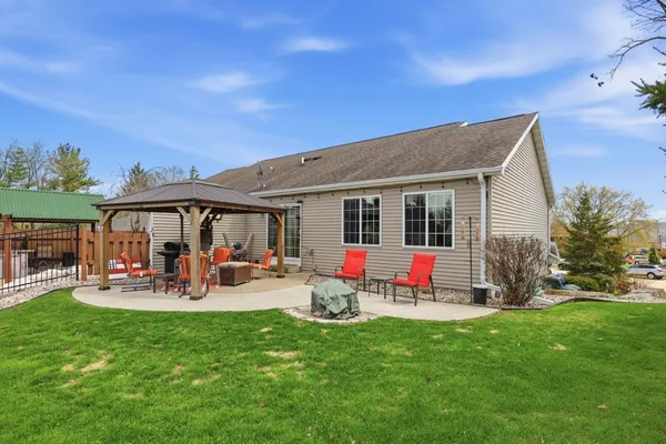$300,000 | 922 Denise Court, Kaukauna, WI 54130