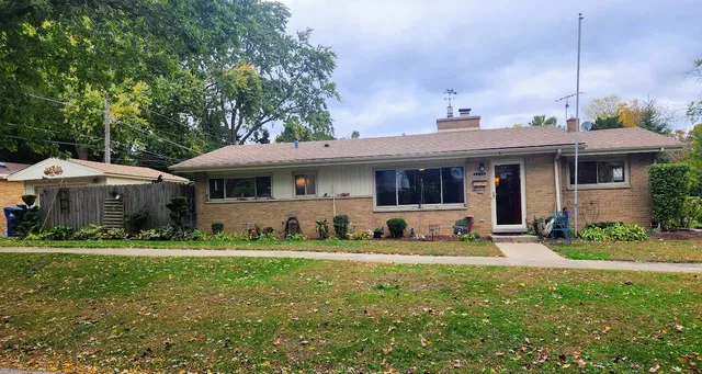 $279,900 | 2246 Alta Vista Drive, Waukegan, IL 60087