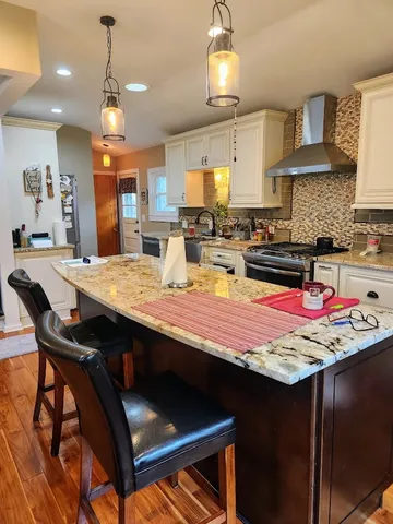 $279,900 | 2246 Alta Vista Drive, Waukegan, IL 60087