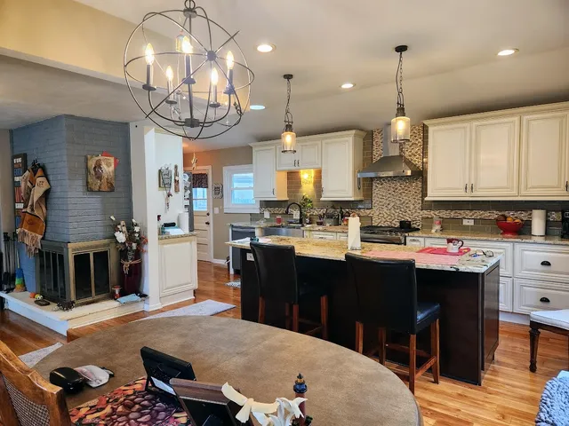 $279,900 | 2246 Alta Vista Drive, Waukegan, IL 60087