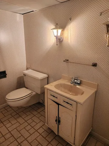 $279,900 | 2246 Alta Vista Drive, Waukegan, IL 60087