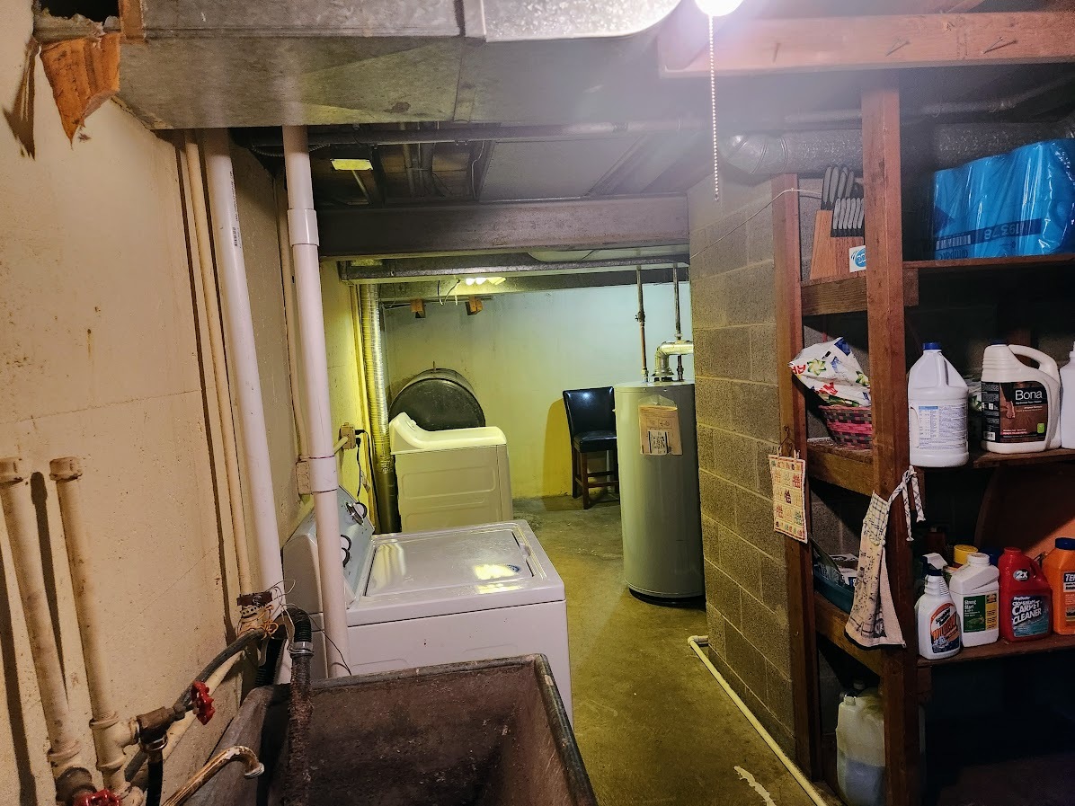 2246 Alta Vista Drive Waukegan, IL 60087 - Photo 39 of 46 a room with storage and utility