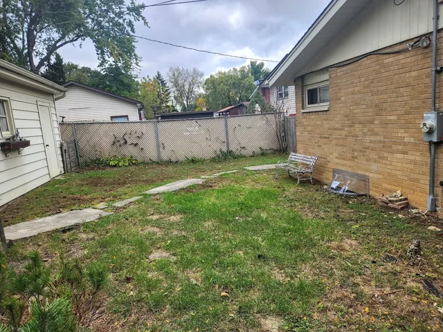 $279,900 | 2246 Alta Vista Drive, Waukegan, IL 60087