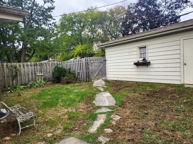 $279,900 | 2246 Alta Vista Drive, Waukegan, IL 60087