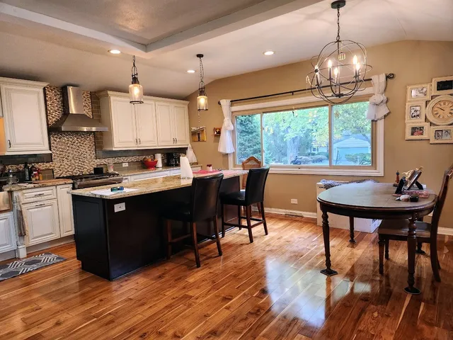 $279,900 | 2246 Alta Vista Drive, Waukegan, IL 60087