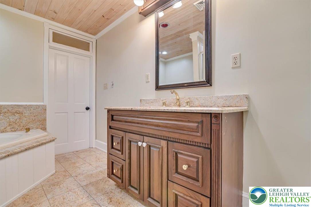 3585 Fairyland Road Lehighton, PA 18235 - Photo 31 of 67