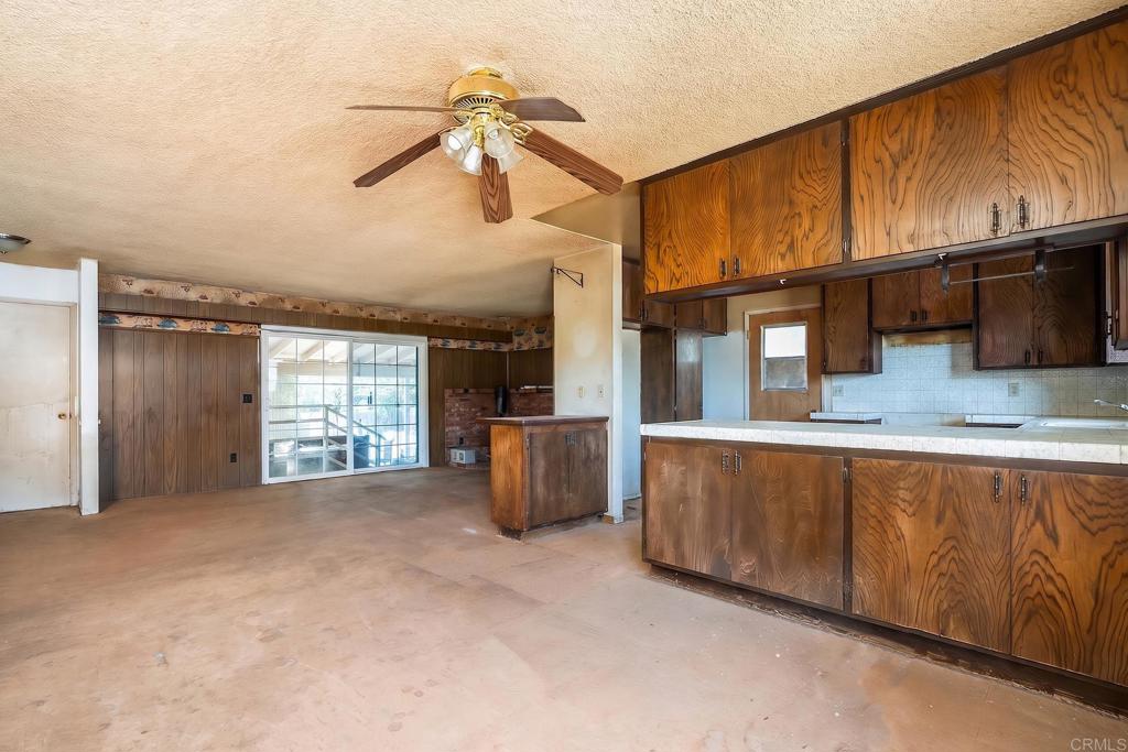 115 Beech Place El Cajon, CA 92021 - Photo 7 of 45