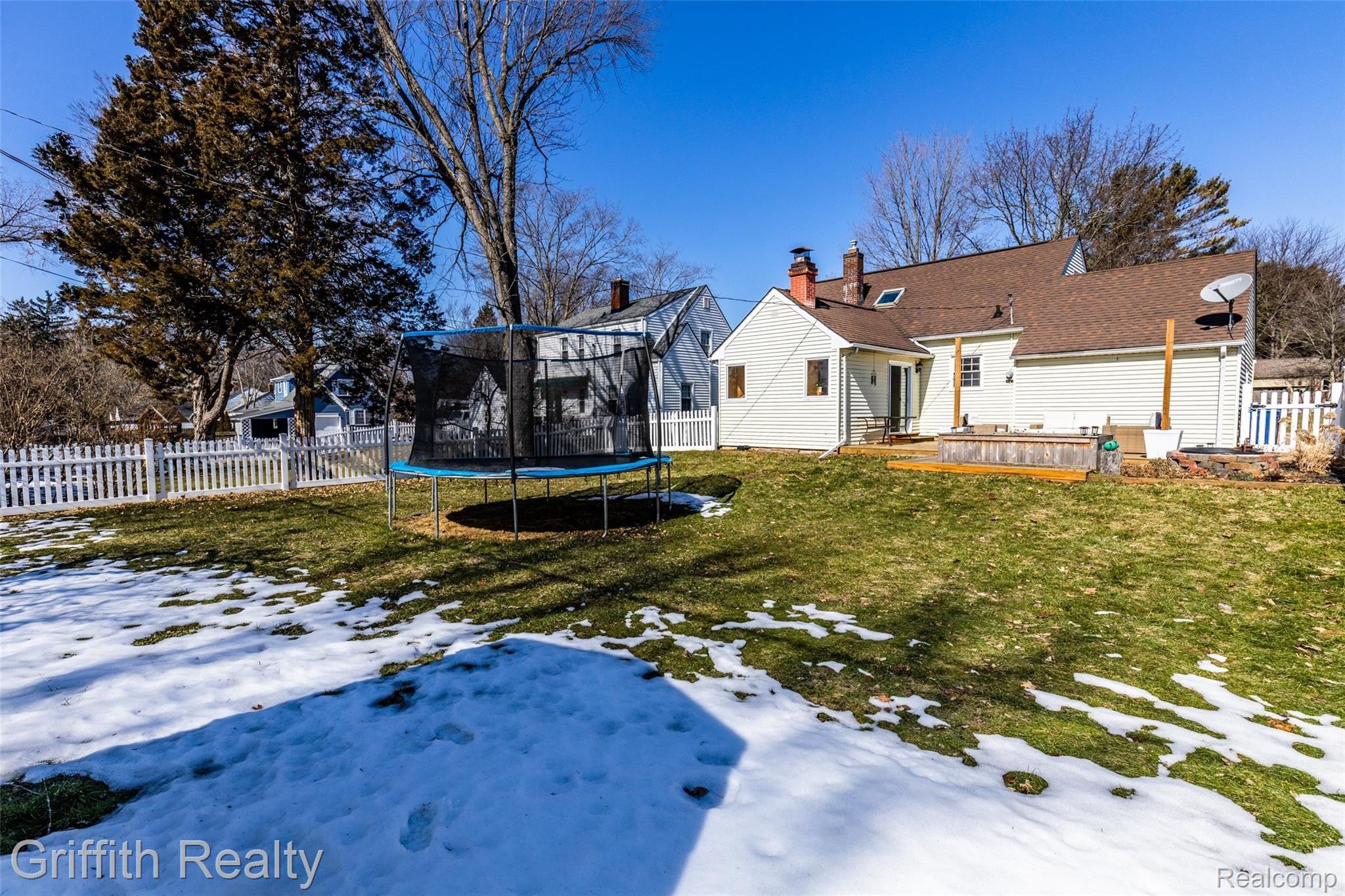 137 Riddle Street Howell, MI 48843 - Photo 47 of 62 137 Riddle Street-11.jpg