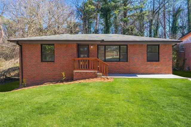 $2,000 | 801 North Evelyn Place Northwest, Atlanta, GA 30318