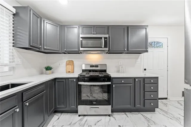 $2,000 | 801 North Evelyn Place Northwest, Atlanta, GA 30318