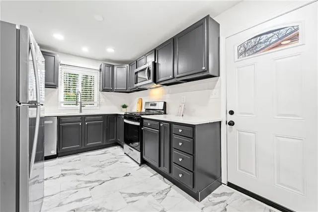 $2,000 | 801 North Evelyn Place Northwest, Atlanta, GA 30318