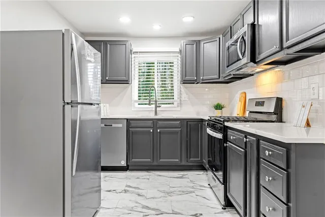 $2,000 | 801 North Evelyn Place Northwest, Atlanta, GA 30318