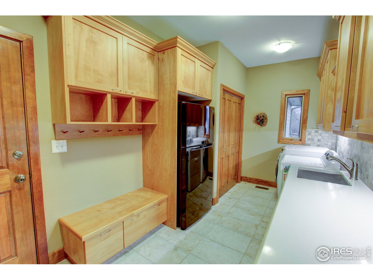 7848 Eagle Ranch Road Fort Collins, CO 80528 - Photo 25 of 46 a living room with furniture