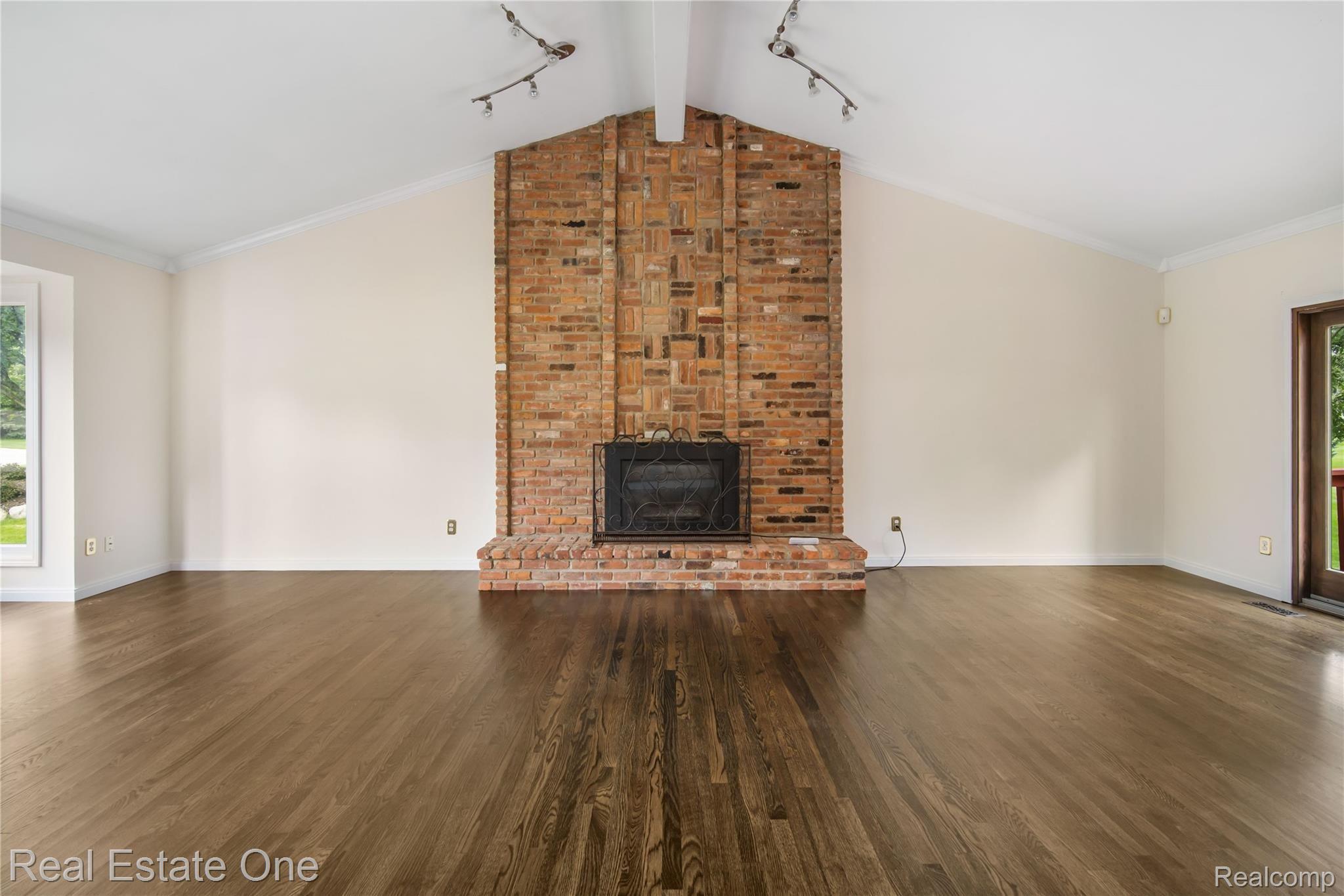 2565 Topsham Drive Rochester, MI 48306 - Photo 7 of 45 IMG_0153.jpg