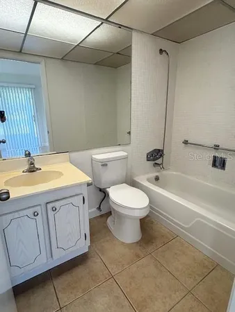 $1,575 | 201 Kings Boulevard, Unit 19, Sun City Center, FL 33573