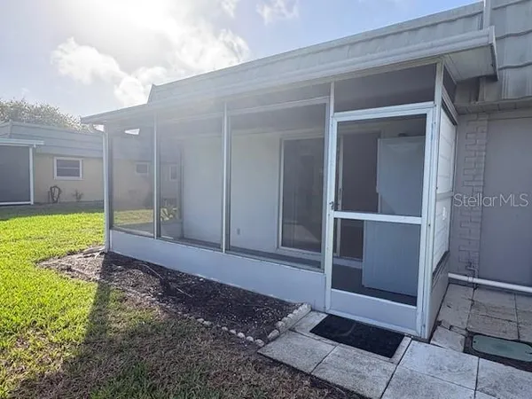 $1,575 | 201 Kings Boulevard, Unit 19, Sun City Center, FL 33573