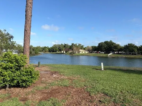 $1,575 | 201 Kings Boulevard, Unit 19, Sun City Center, FL 33573