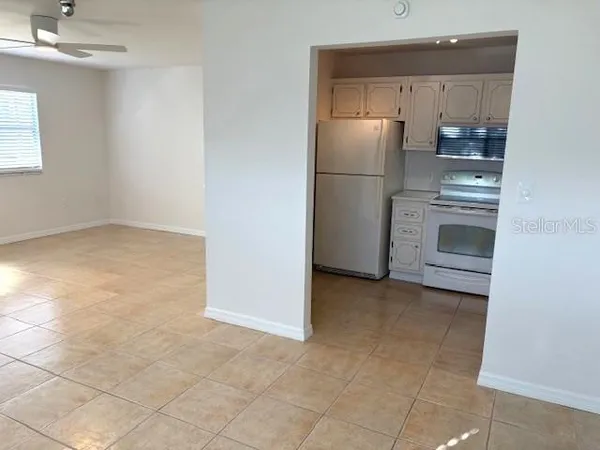 $1,575 | 201 Kings Boulevard, Unit 19, Sun City Center, FL 33573