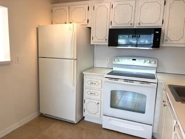 $1,575 | 201 Kings Boulevard, Unit 19, Sun City Center, FL 33573
